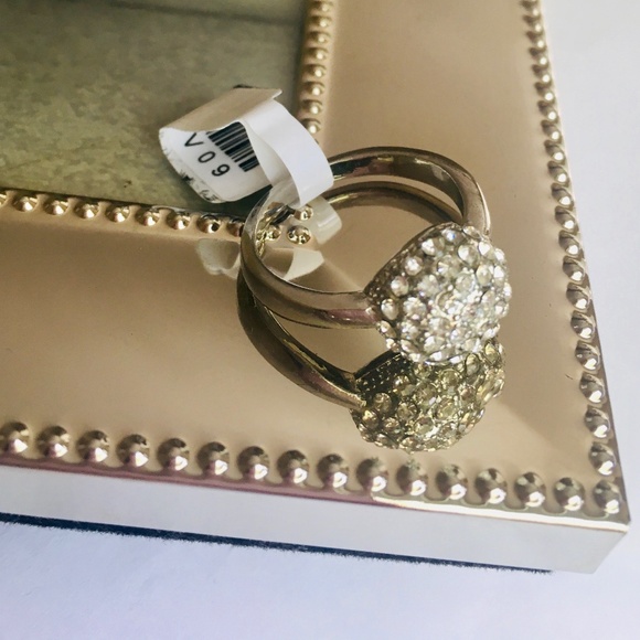 Gorgeous Round Pave ring with clear CZ - Picture 4 of 4